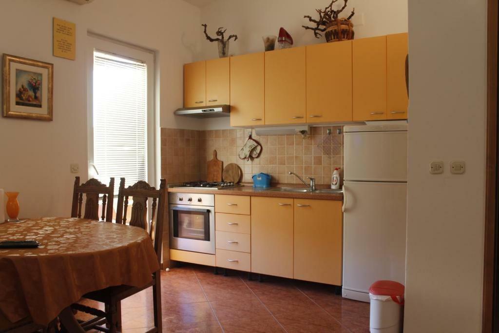 Apartmani Zeljko 메타이나 외부 사진
